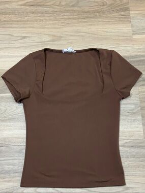 Women's Square Neck Short Sleeve Top in Chocolate Brown